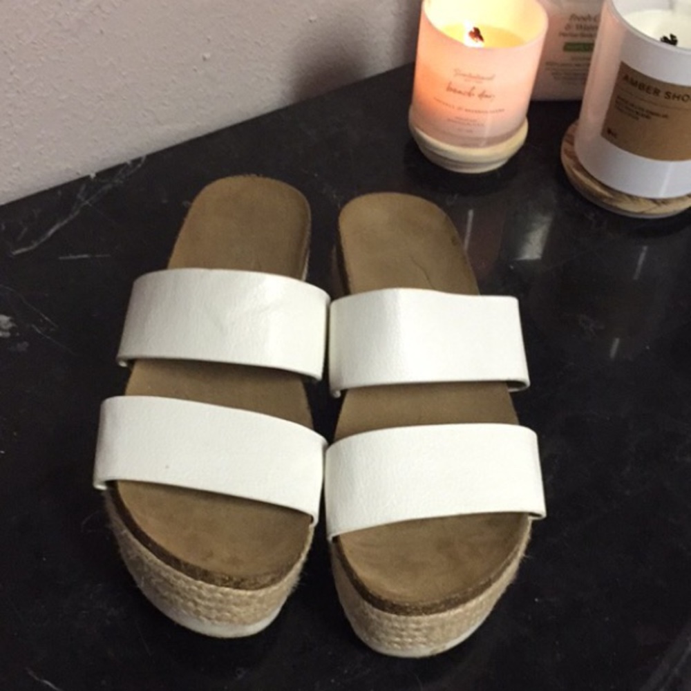 🌴PLATFORM SANDALS🌴